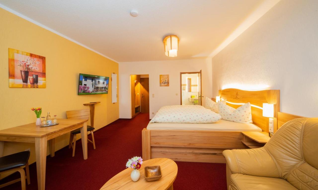 Rennsteighotel Gruener Baum ชมีเดอเฟลด์ อัม เร็นน์ชไตก์ ภายนอก รูปภาพ