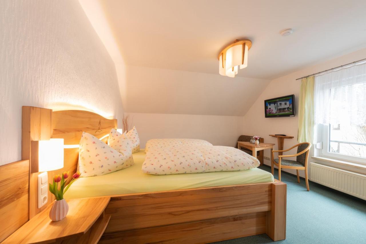 Rennsteighotel Gruener Baum ชมีเดอเฟลด์ อัม เร็นน์ชไตก์ ภายนอก รูปภาพ