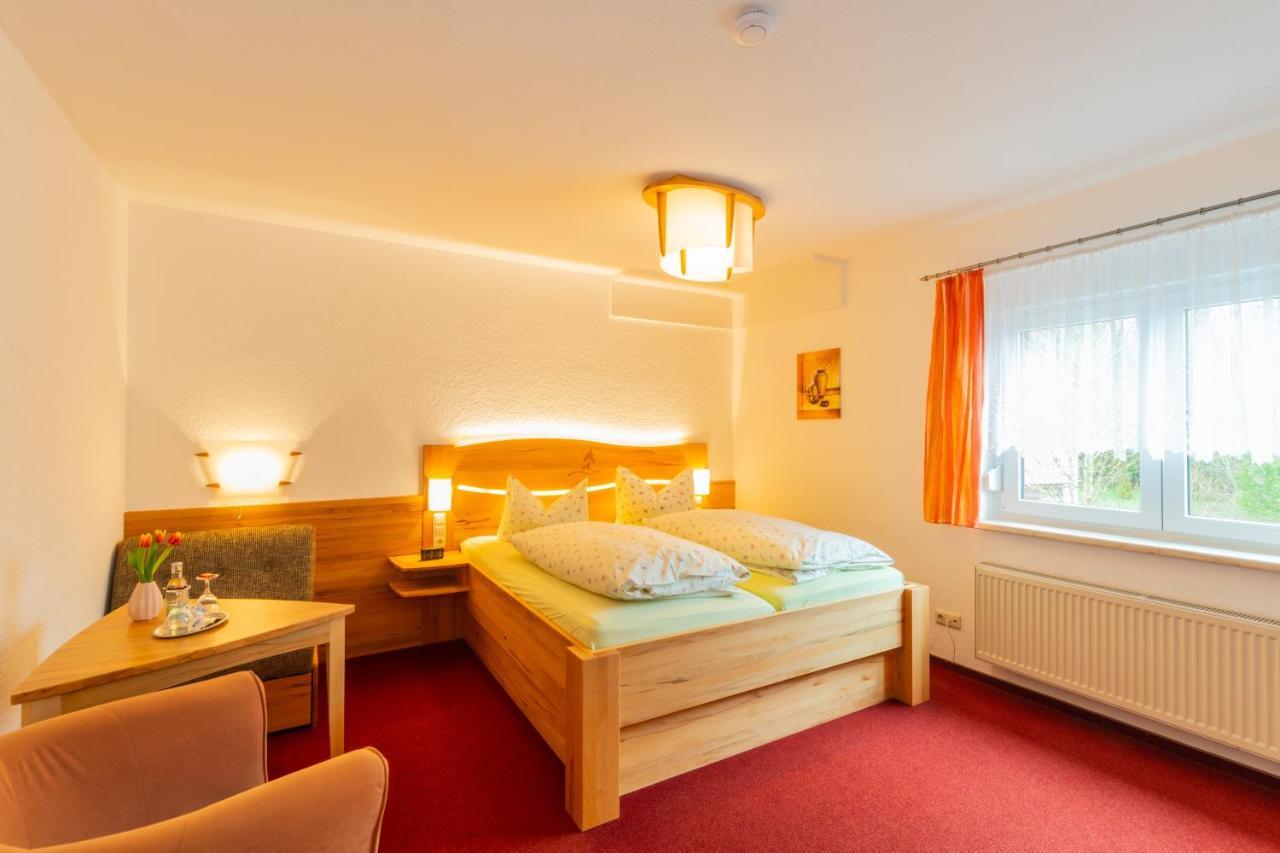Rennsteighotel Gruener Baum ชมีเดอเฟลด์ อัม เร็นน์ชไตก์ ภายนอก รูปภาพ