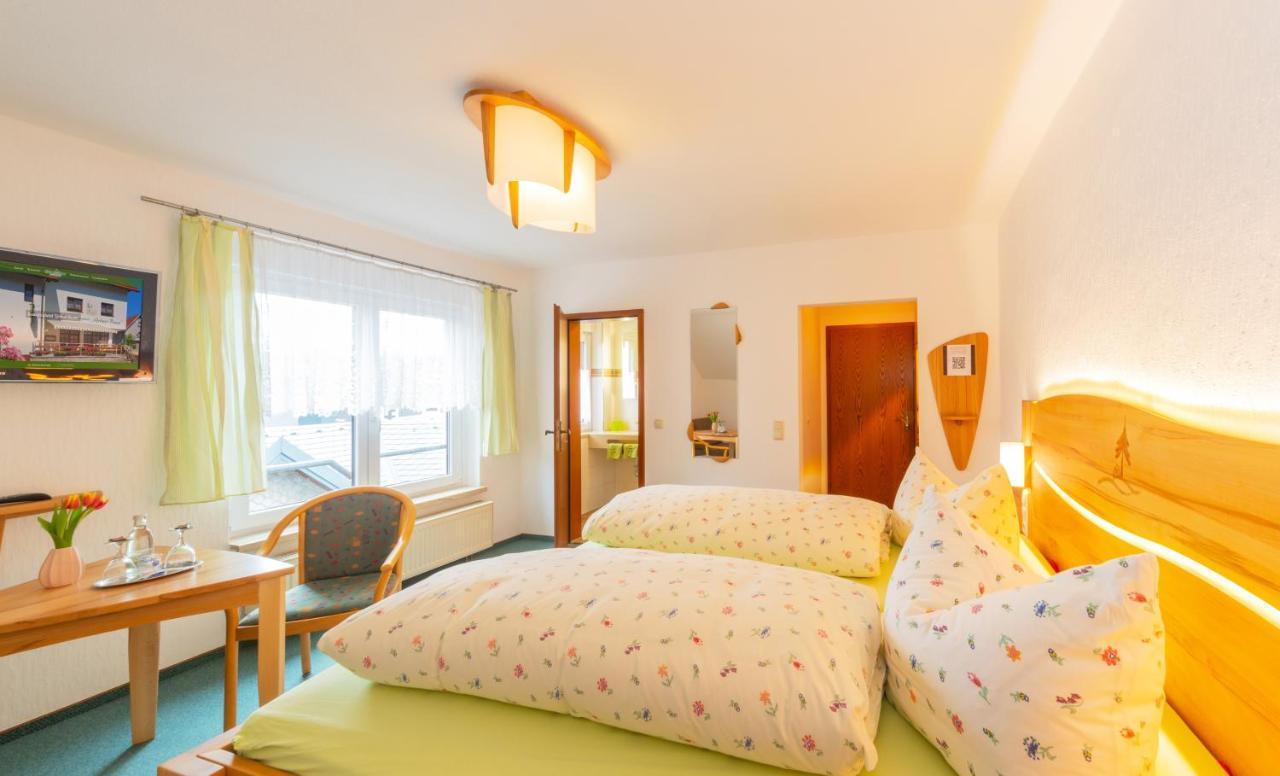 Rennsteighotel Gruener Baum ชมีเดอเฟลด์ อัม เร็นน์ชไตก์ ภายนอก รูปภาพ