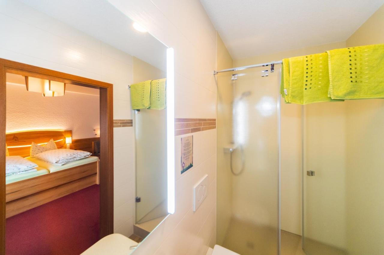 Rennsteighotel Gruener Baum ชมีเดอเฟลด์ อัม เร็นน์ชไตก์ ภายนอก รูปภาพ